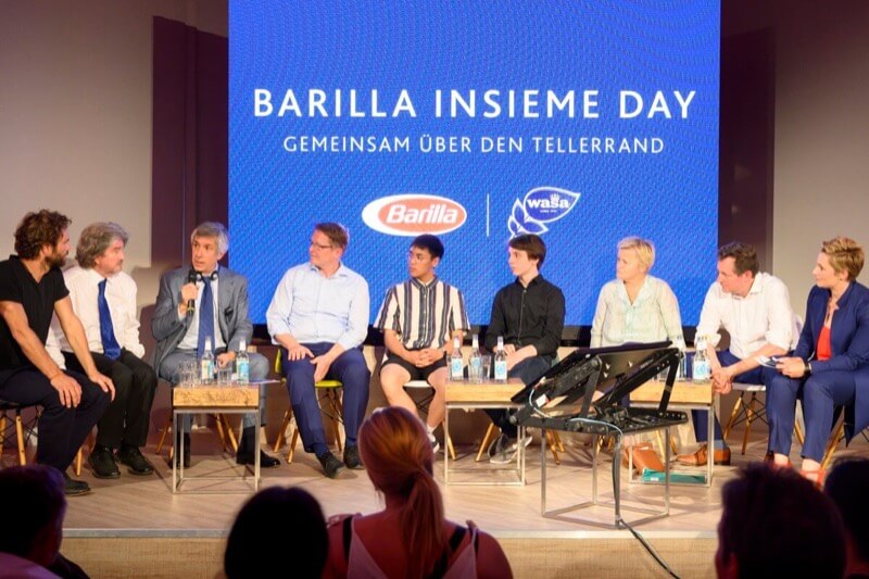Benjamin Adrion (Viva con Agua), Alfred Ritter (Ritter Sport), Paolo Barilla (Barilla), Krüger (WWF), Quang Paasch & Linus Steinmetz (FFF), Renate Künast (Bündins90 die Grünen), Hirschhausen, Steeger